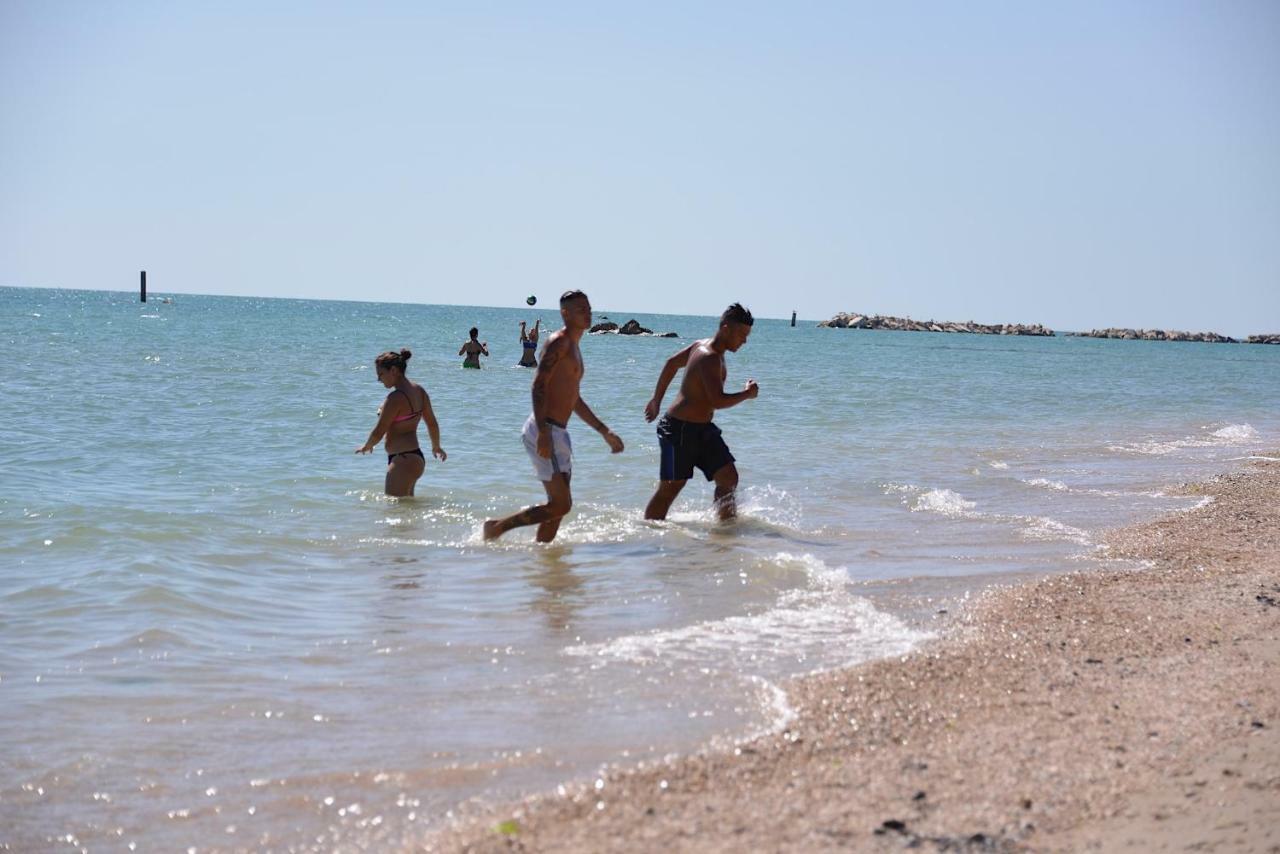 Camping Tre Archi Lido di Fermo Exterior foto